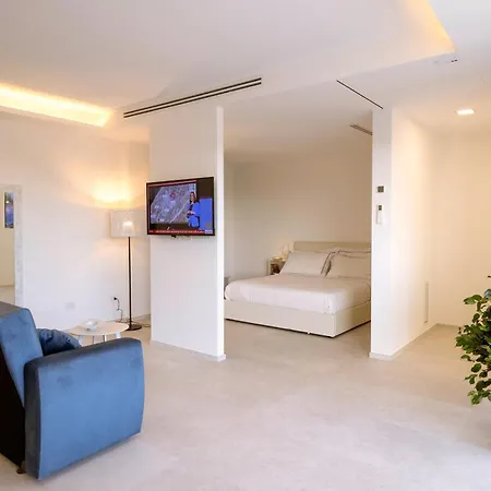Calammare - Luxury With And Gym -