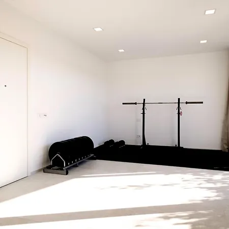 Apartment Calammare - Luxury With And Gym -