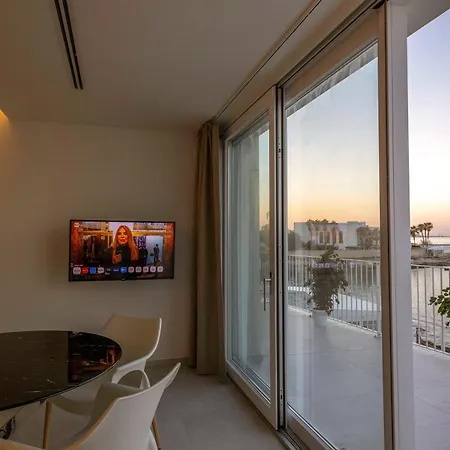 Calammare - Luxury With And Gym - Apartment