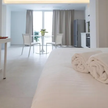 Calammare - Luxury With And Gym - Apartment