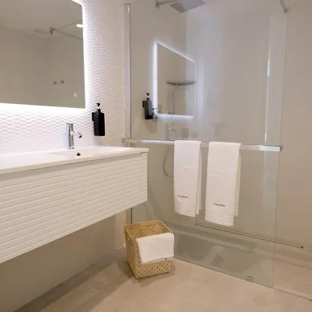 Calammare - Luxury With And Gym -