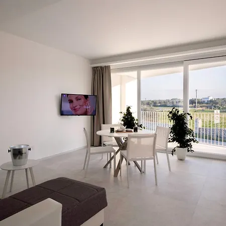Calammare - Luxury With And Gym -