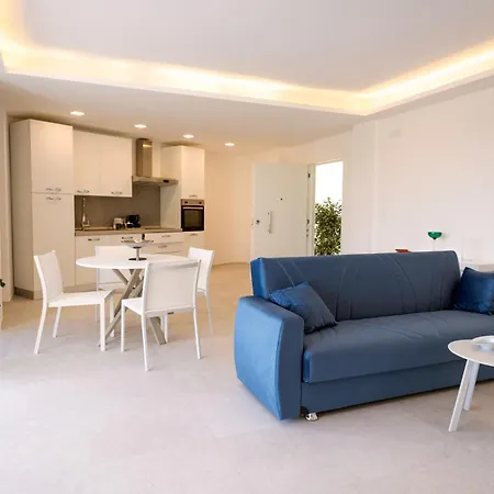 Calammare - Luxury With And Gym -