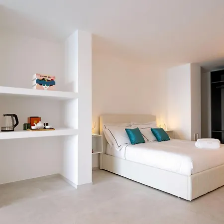 Calammare - Luxury With And Gym -