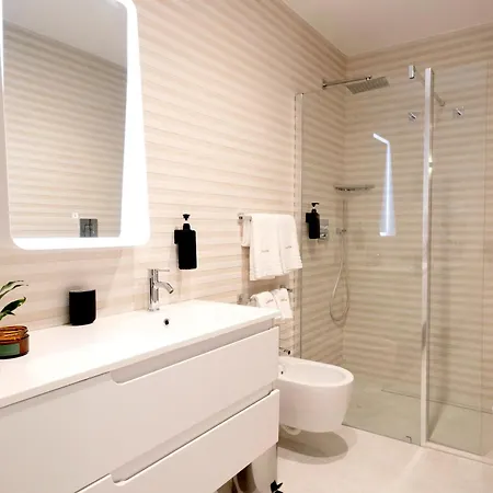 Calammare - Luxury With And Gym -