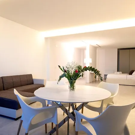 Calammare - Luxury With And Gym - Apartment