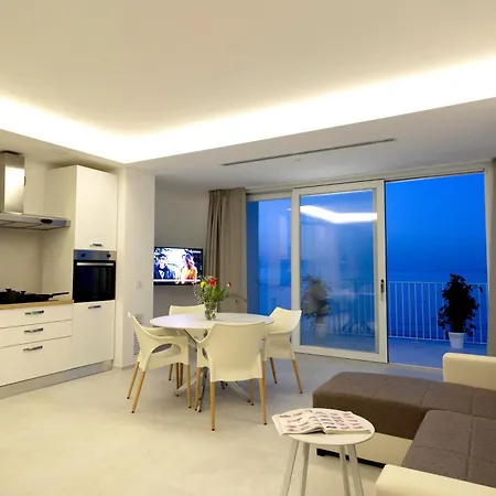 Apartment Calammare - Luxury With And Gym -